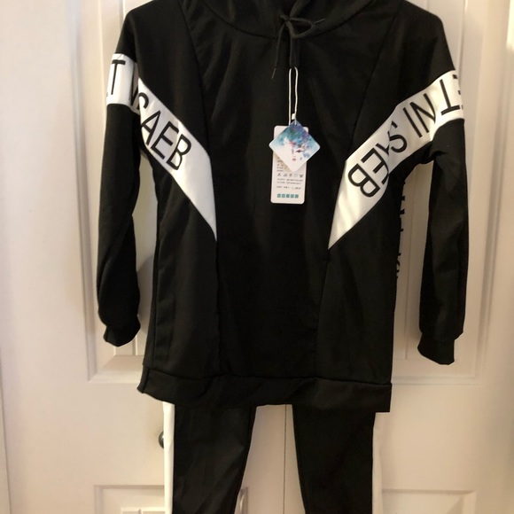 Wanyucl 2 piece sport suit w/accent logo.sz S - Picture 2 of 5